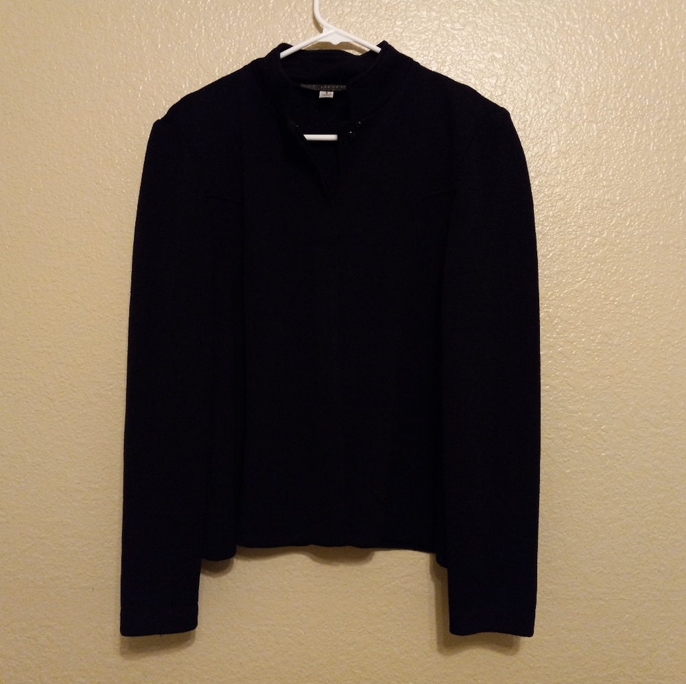 St John Basics 8 M Black Button Front Santana Kni… - image 1